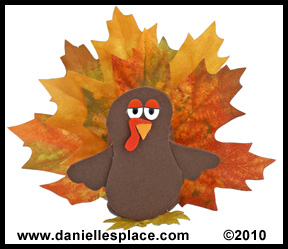 Thanksgiving Treat Holder Turkey Craft for Kids www.daniellesplace.com