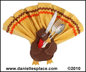 Thanksgiving Turkey Napkin and Silverware Holder Craft www.daniellesplace.com