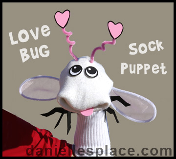 Love Bug Sock Puppet Craft www.daniellesplace.com