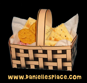 Basket of Fish and Loaf Bible Craft for Jesus Feeds the Five Thousand Sunday School Lesson www.daniellesplace.com