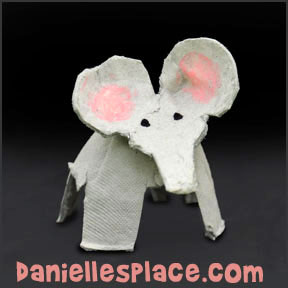 Elephant Craft - Egg Carton Elephant Craft from www.daniellesplace.com