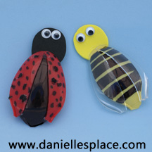 Bee and ladybug spoon craft from www.daniellesplace.com