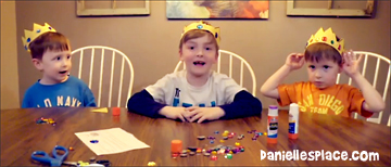 Vidoe of children making crowns