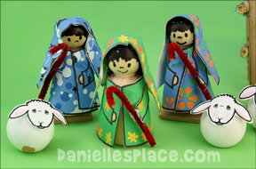 Hawaiian-style Shepherd Peg Doll Craft with Printable Craft from www.daniellesplace.com