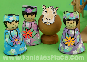 Hawaiian Wise Men Peg Doll Craft with printable patterns for Christmas Nativity Scene from www.daniellesplace.com